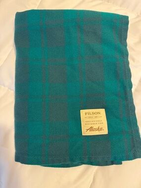 Alaska Airlines FILSON First Class Green Blue Plaid Throw Blanket 54 x 37